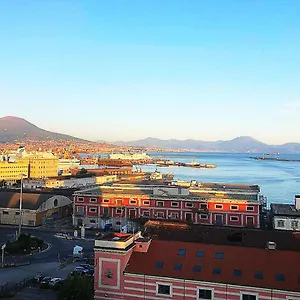 Marina Sky 8 Nápoly
