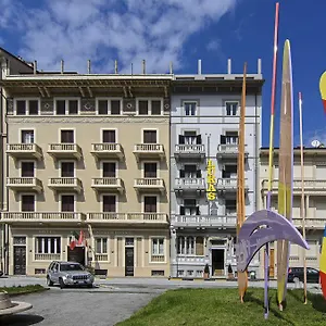 Lukas 3* Viareggio